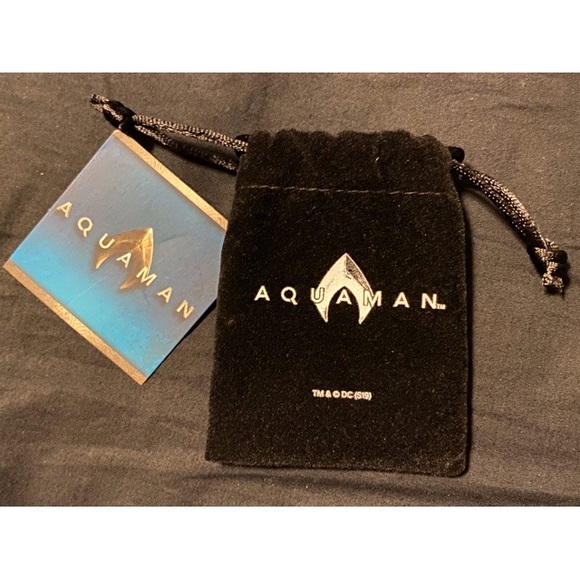 Loot Crate Exclusive Aquaman Coin - Picture 2 of 6